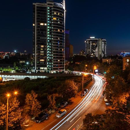 1 Bedroom Apart Near Metro Pecherska Kiev Bagian luar foto